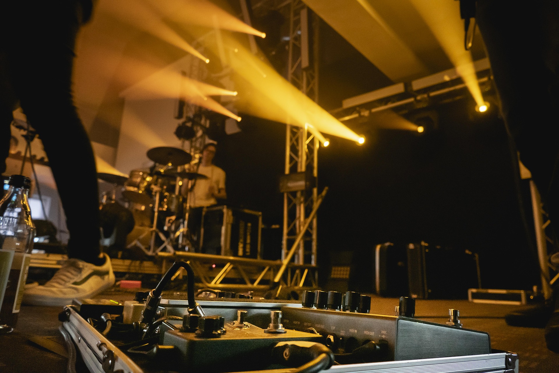 Live Concert Stage - stage.jpg